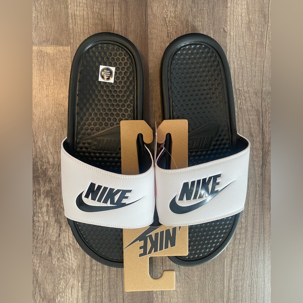 NIKE Men’s Slides size:10